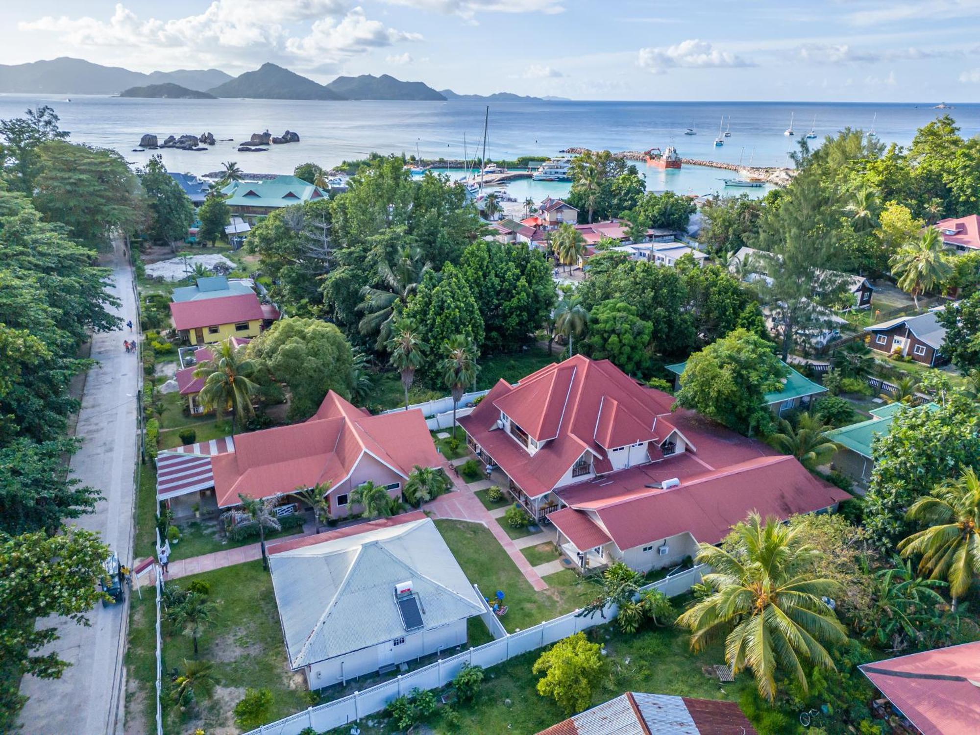 Authentique Hotel 3*